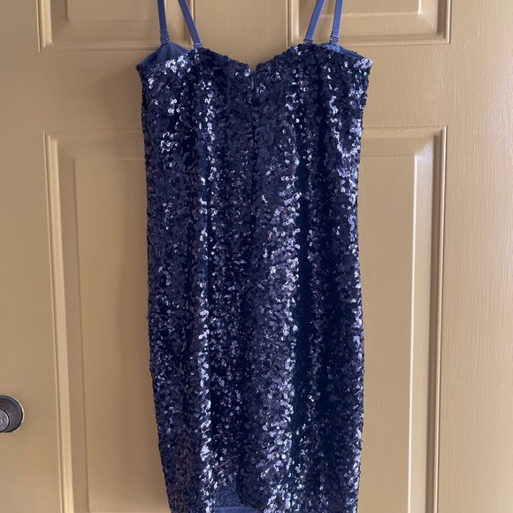 MODA INTERNATIONAL SIZE 8 Sequined Dress! - Picture 4 of 9